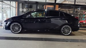 プリウスにシュタイナーEMX装着 -