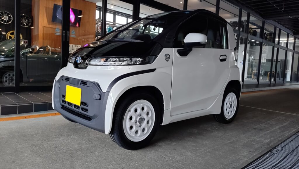 トヨタ　C-PODにデコルネイチャー装着 -