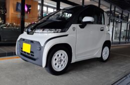 トヨタ　C-PODにデコルネイチャー装着 -